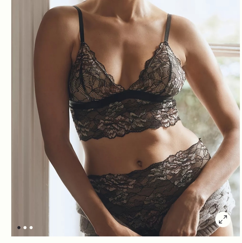 Anthropologie underprotection Naya bralette and string brief